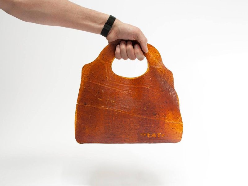 Холанѓани прават кожа од фрлено овошје