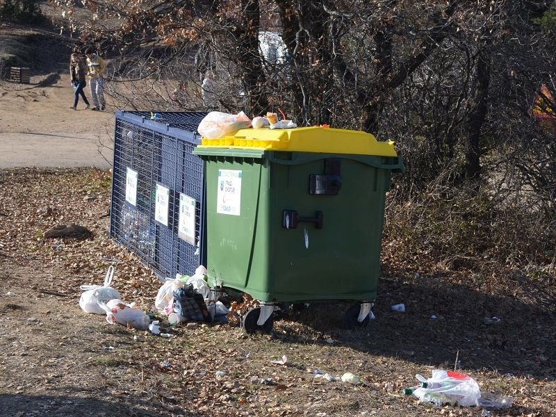 Празнично чистење на Водно од отпадоци